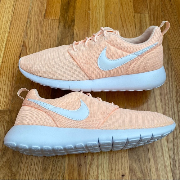Nike Roshe One Women’s Sneakers - Picture 6 of 6